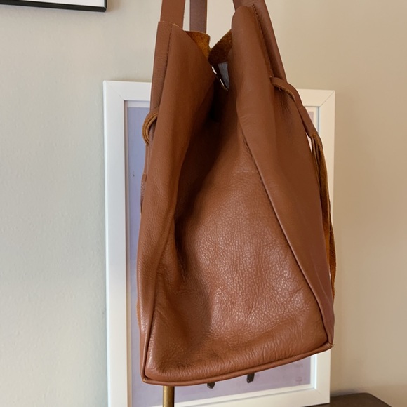 B-Low the Belt Tote Like New! Made in the USA! - Picture 5 of 10